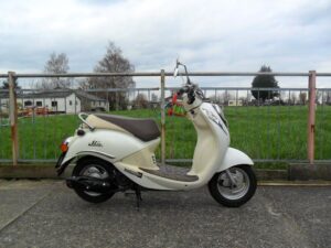 a3roest scooter